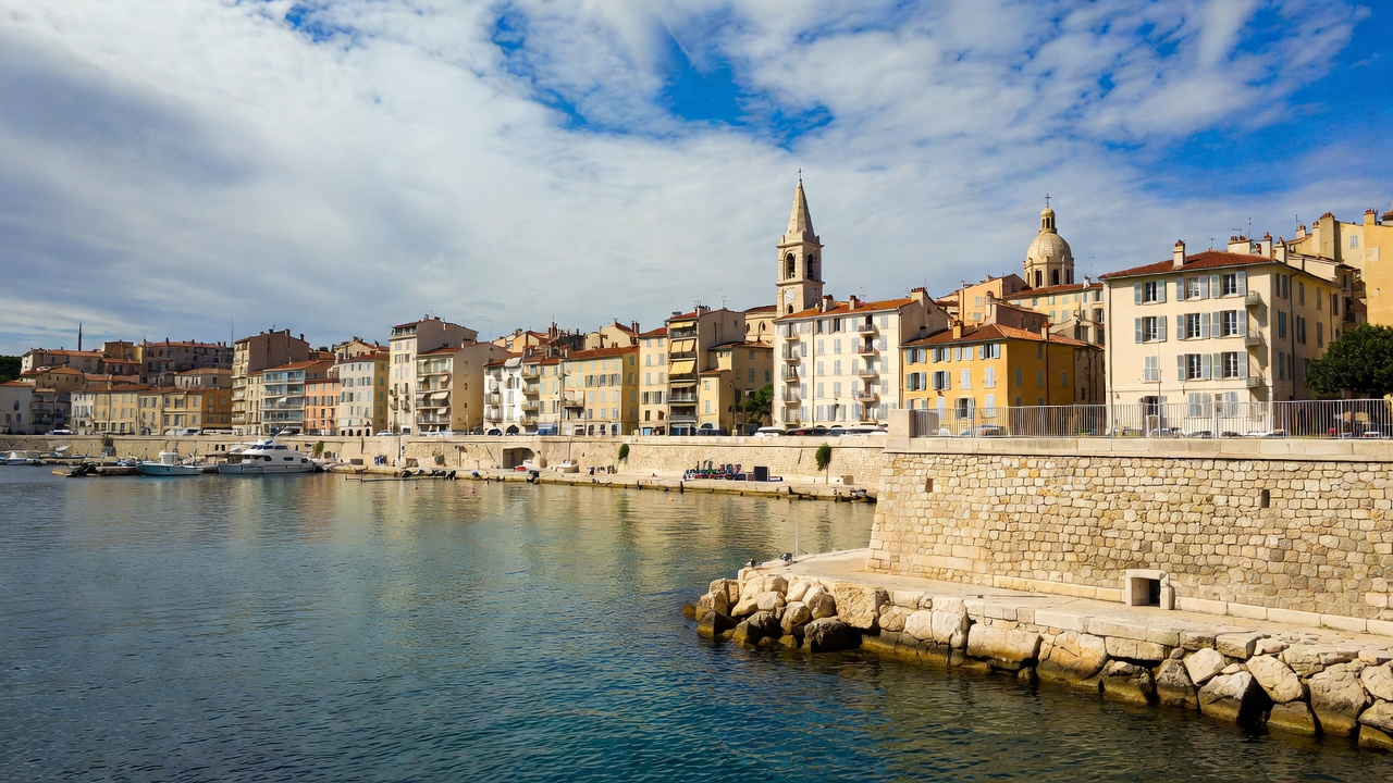 Transfert aller retour puget sur argens - Taxi Kad